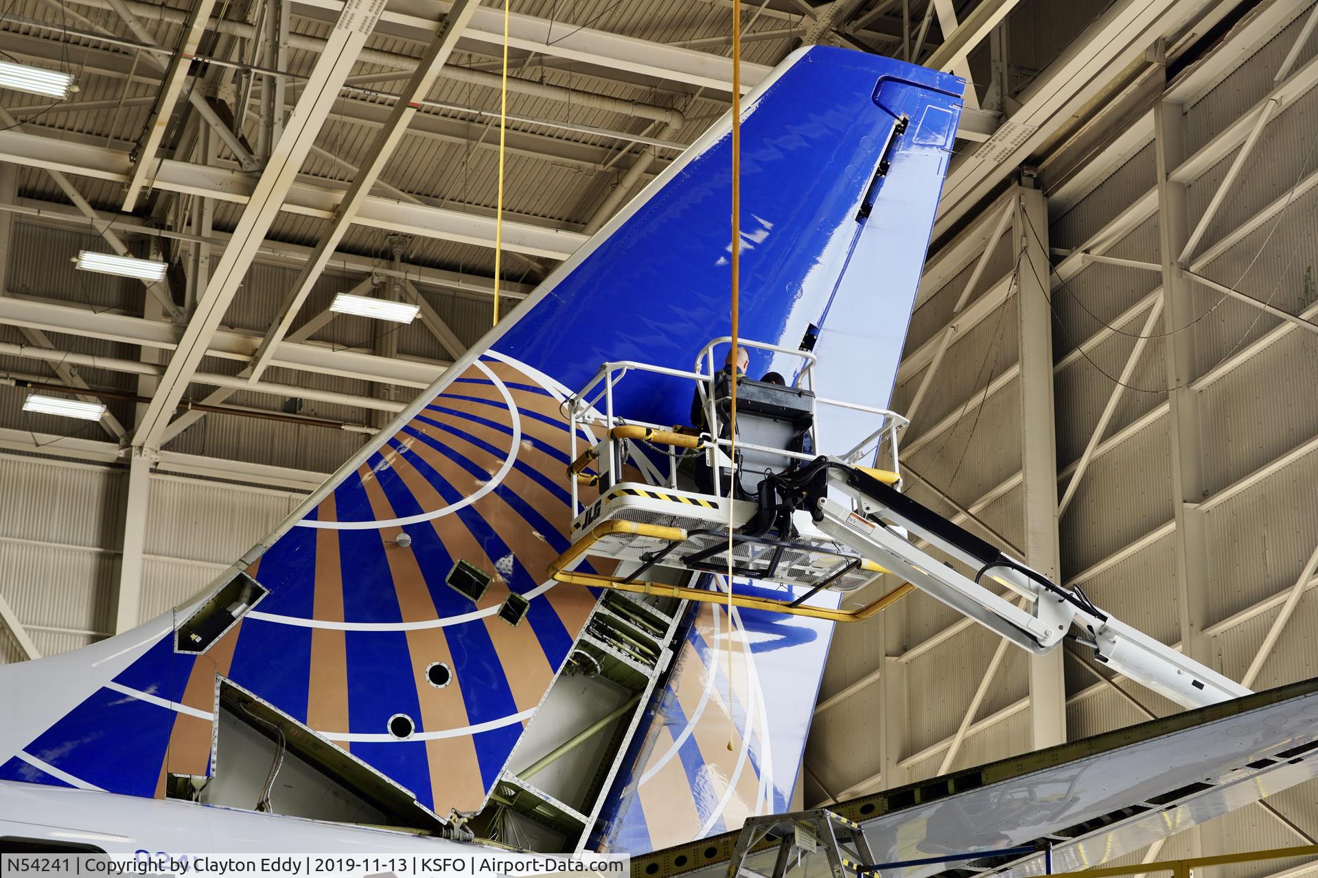 N54241, 1999 Boeing 737-824 C/N 28953, SFO 2019.