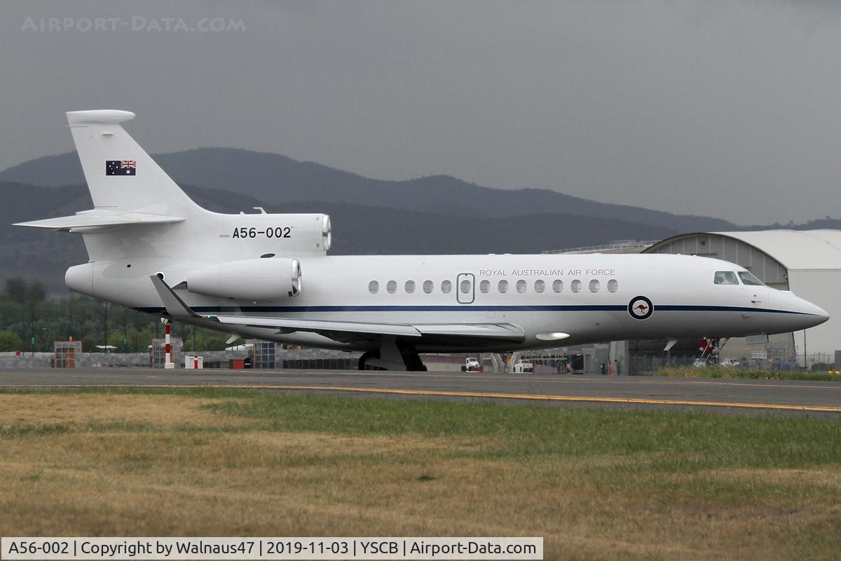 A56-002, 2018 Dassault Falcon 7X C/N 284, Stbd view of RAAF 34 Sqn Dassault Falcon 7X Serial A56-002 Cn 284, shown about to taxy across Rwy 17/35 at Canberra International Airport (YSCB) on 03Nov2019. Three new Falcon 7X Bizjets have replaced the 3 Challenger 601s previously operated by 34 Sqn.