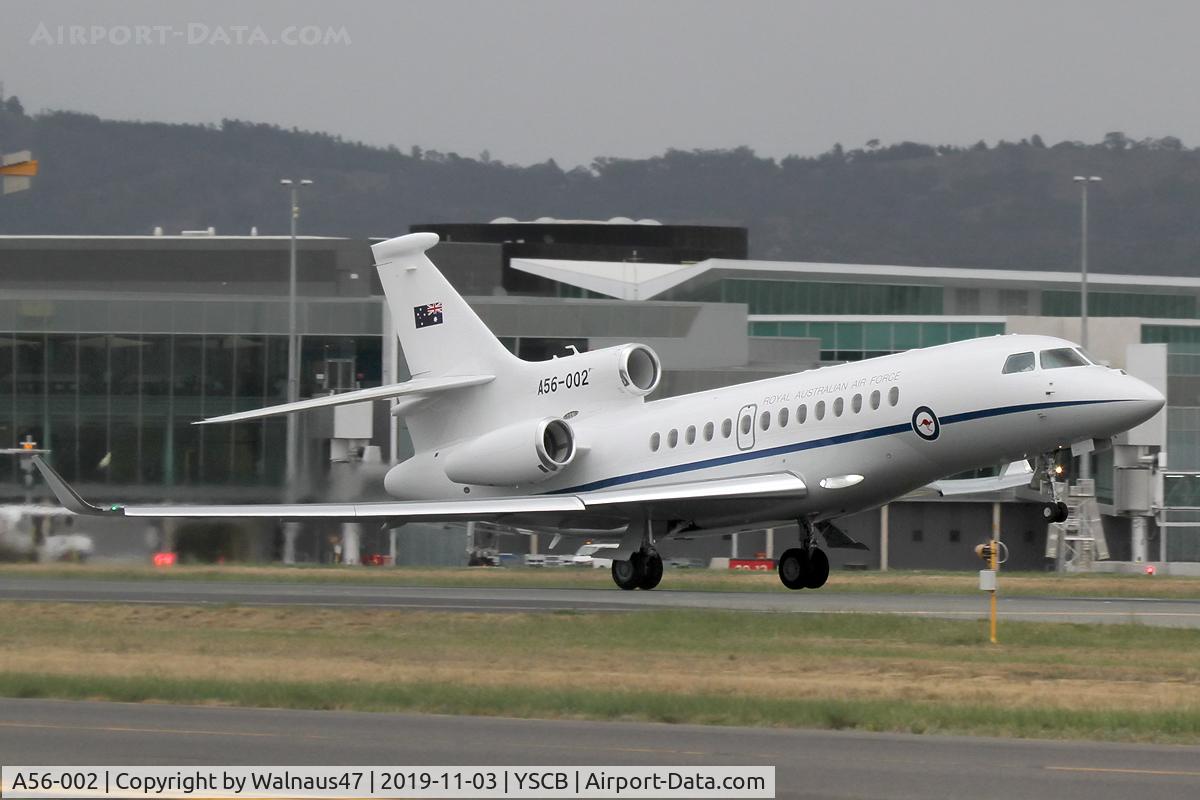 A56-002, 2018 Dassault Falcon 7X C/N 284, Stbd view of RAAF 34 Sqn Dassault Falcon 7X Serial A56-002 Cn 284, shown rotating off Rwy 35 in front of the Canberra International Airport (YSCB) on 03Nov2019. Three new Falcon 7X Bizjets have replaced the 3 Challenger 601s previously operated by 34 Sqn.