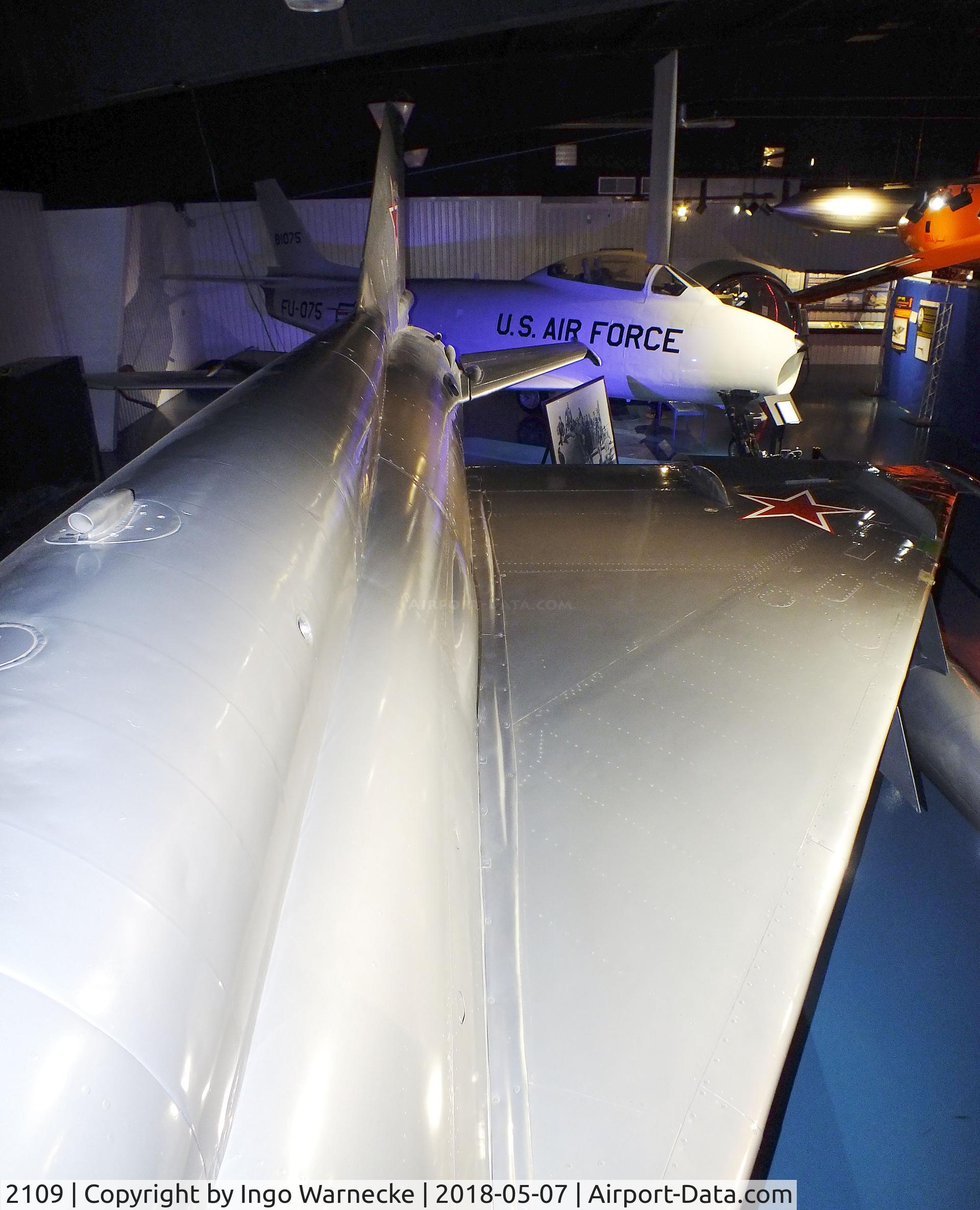 2109, 1972 Mikoyan-Gurevich MiG-21R C/N 94R021009, Mikoyan i Gurevich MiG-21R FISHBED-H, displayed as 