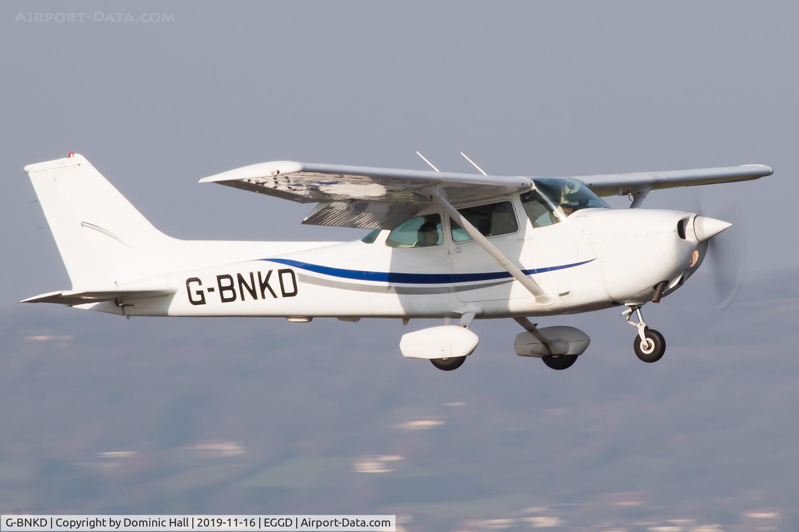 G-BNKD, 1979 Cessna 172N Skyhawk C/N 172-72329, Landing RWY 09