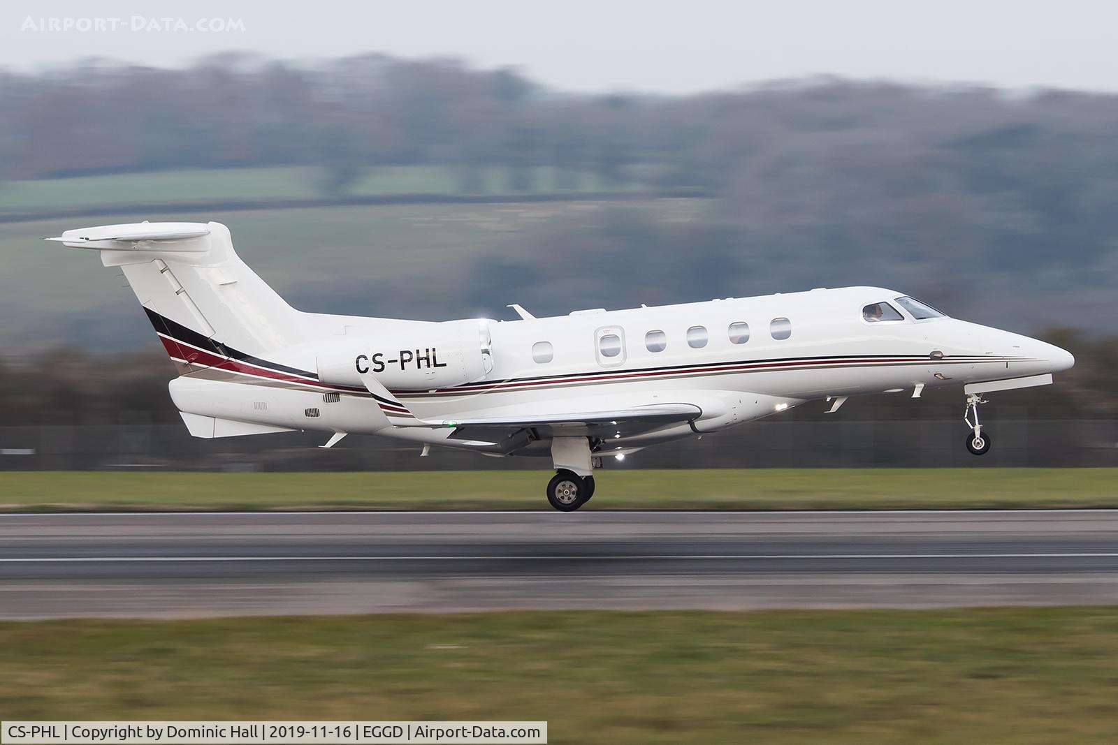CS-PHL, 2018 Embraer EMB-505 Phenom 300 C/N 50500460, Landing RWY 09