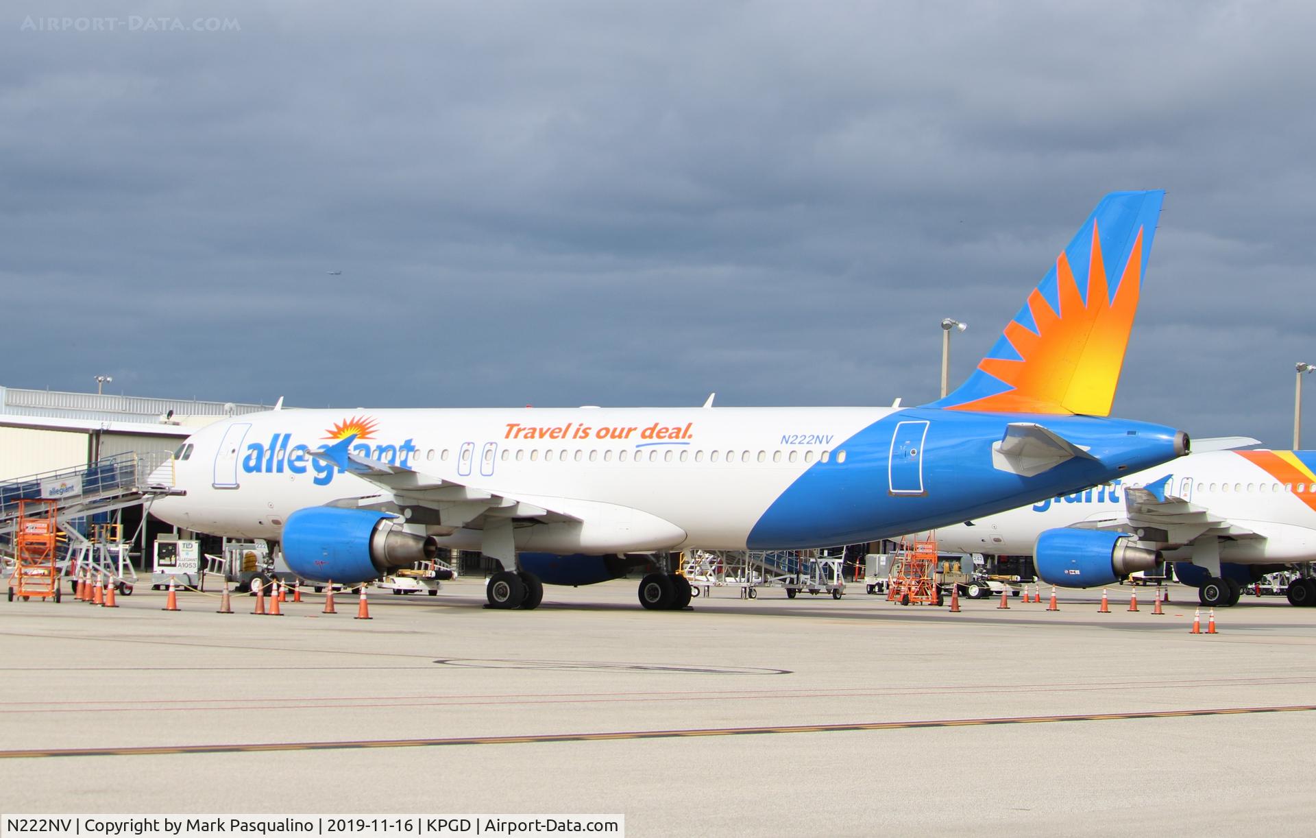 N222NV, 2001 Airbus A320-214 C/N 1530, Airbus A320-214