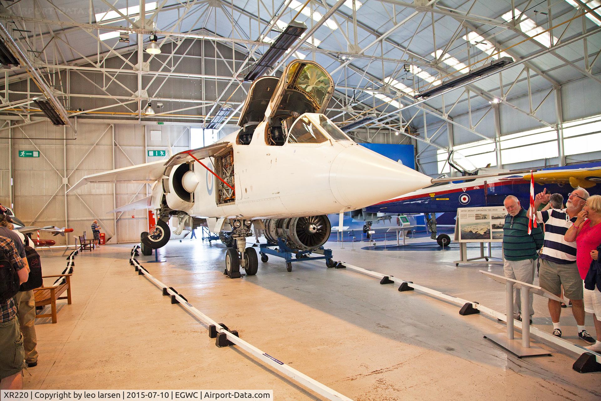 XR220, BAC TSR-2 C/N XO-2, cosford Museum 10.7.2015