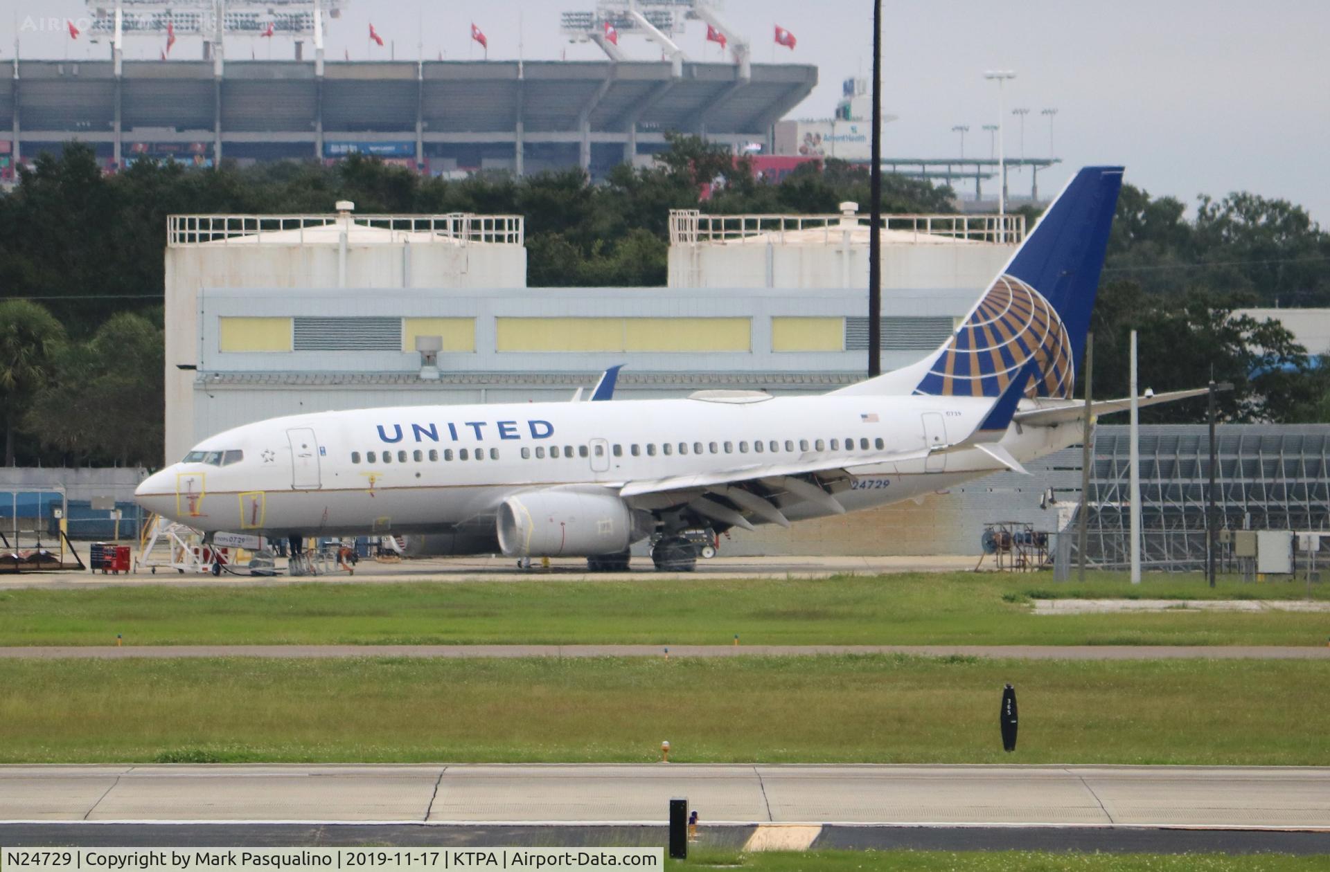 N24729, 1999 Boeing 737-724 C/N 28945, Boeing 737-724