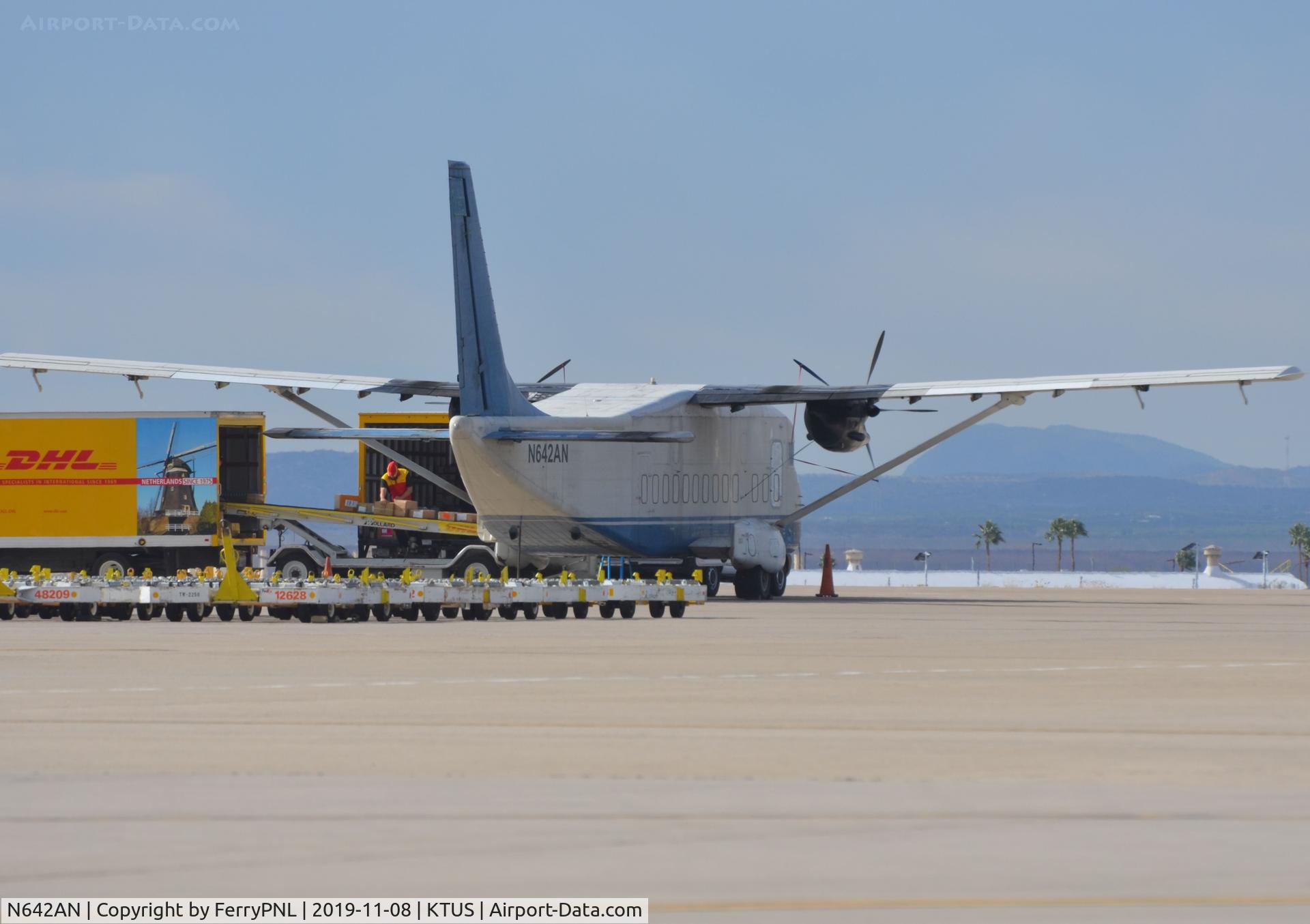 N642AN, 1983 Short SD3-60-100 C/N SH3611, Air Cargo Carriers SH360 delivering packages