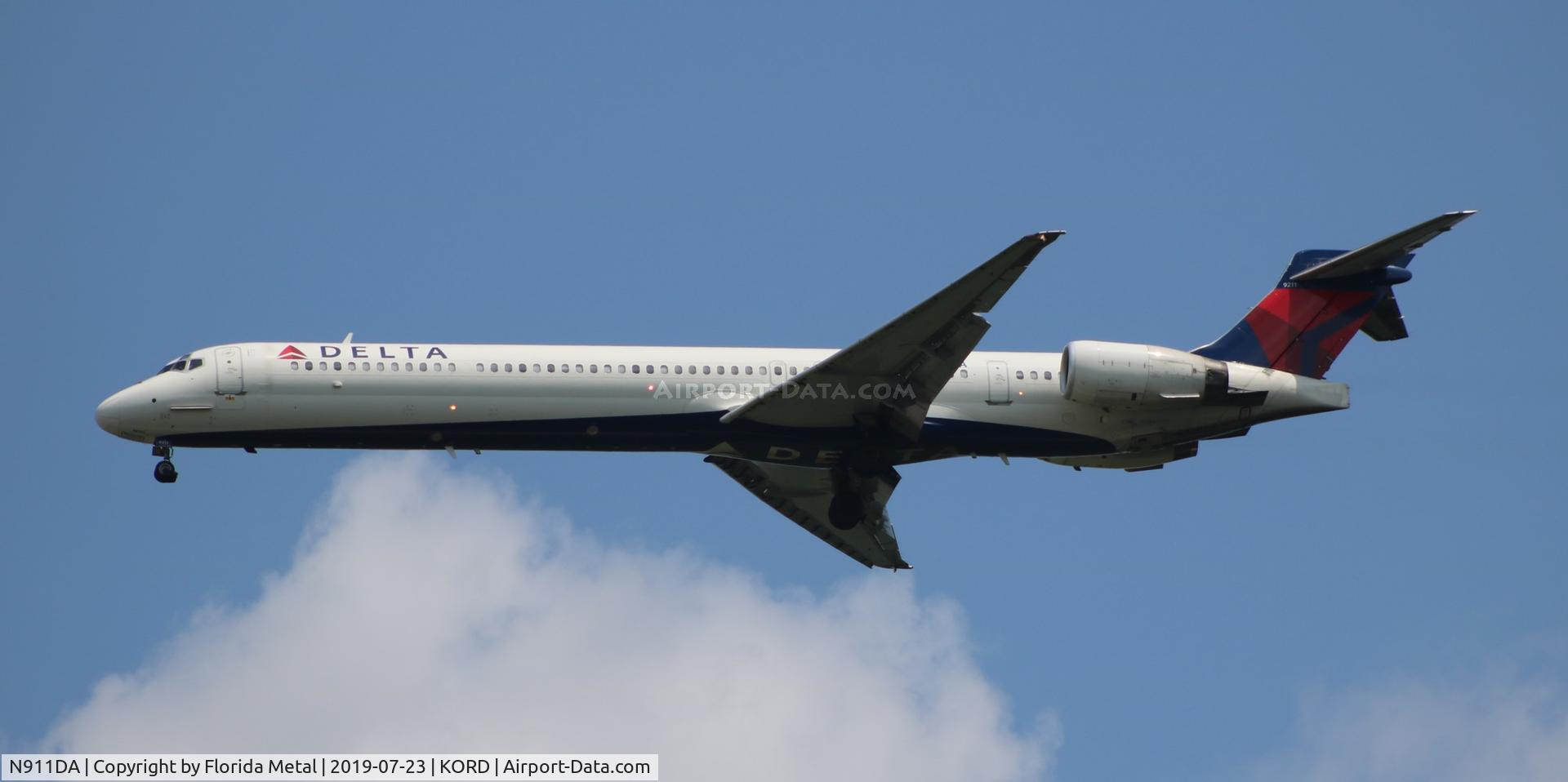 N911DA, 1995 McDonnell Douglas MD-90-30 C/N 53391, Delta