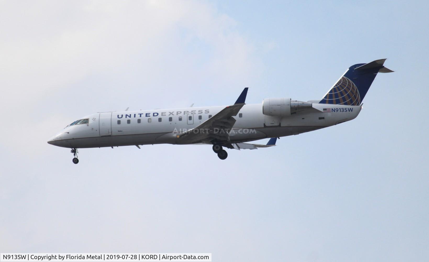 N913SW, 2001 Bombardier CRJ-200ER (CL-600-2B19) C/N 7597, United Express