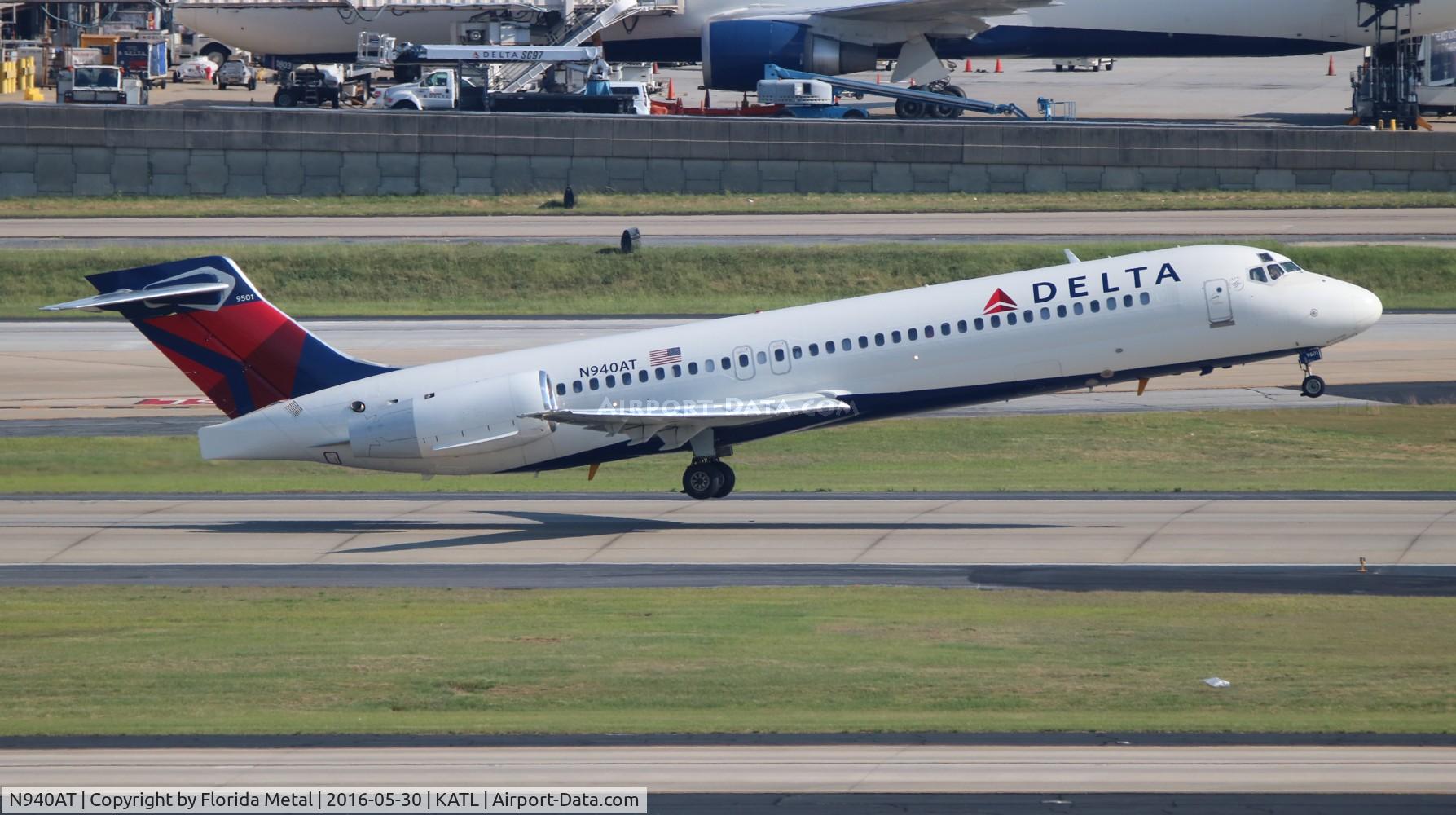N940AT, 1999 Boeing 717-2BD C/N 55004, Delta