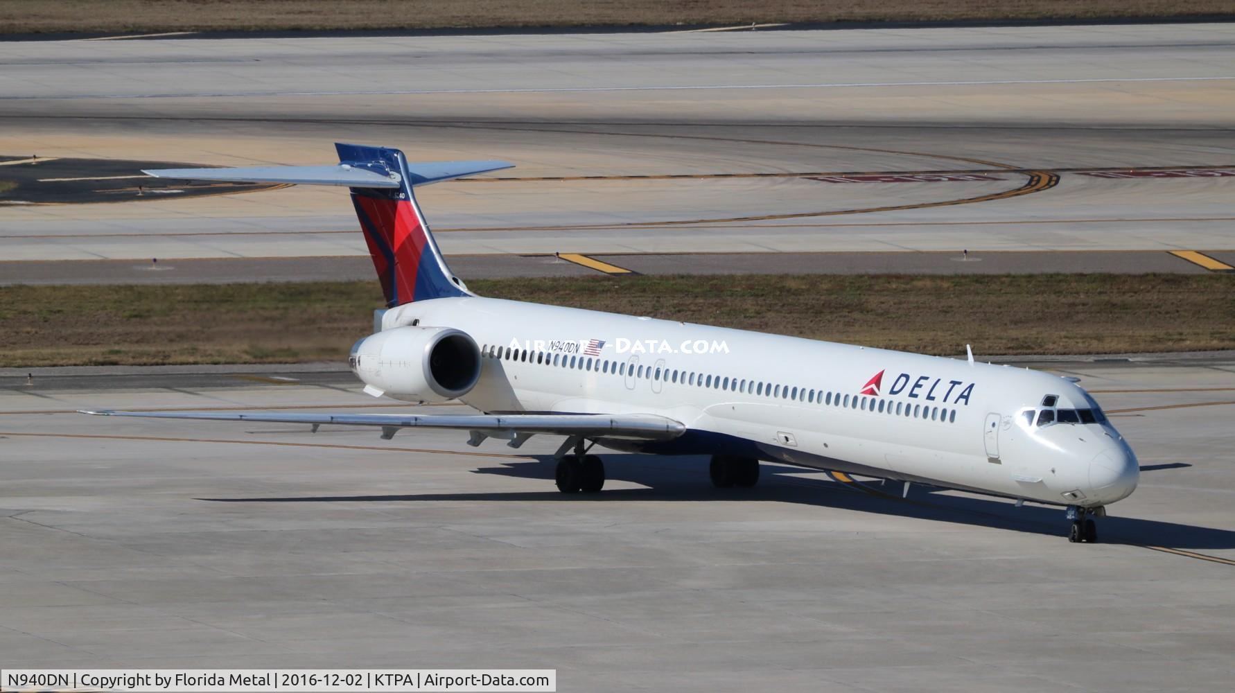 N940DN, 1997 McDonnell Douglas MD-90-30 C/N 53359, Delta