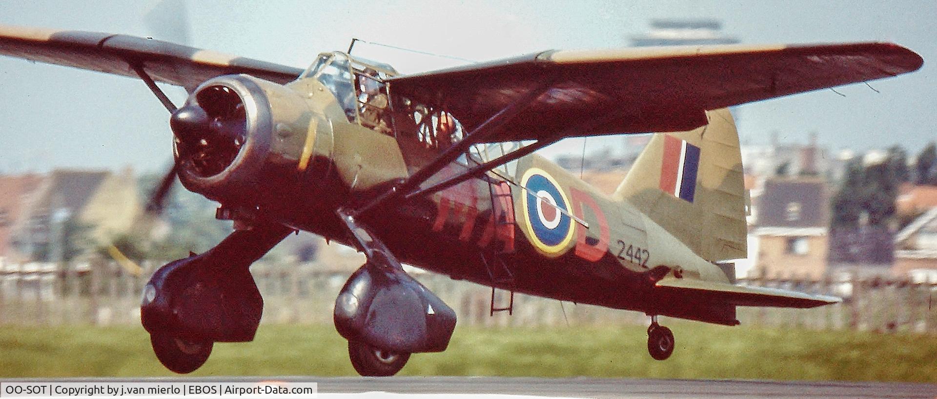OO-SOT, 1942 Westland Lysander IIIA C/N Y1530, Landing at EBOS for an airshow and suffering a tyre burst