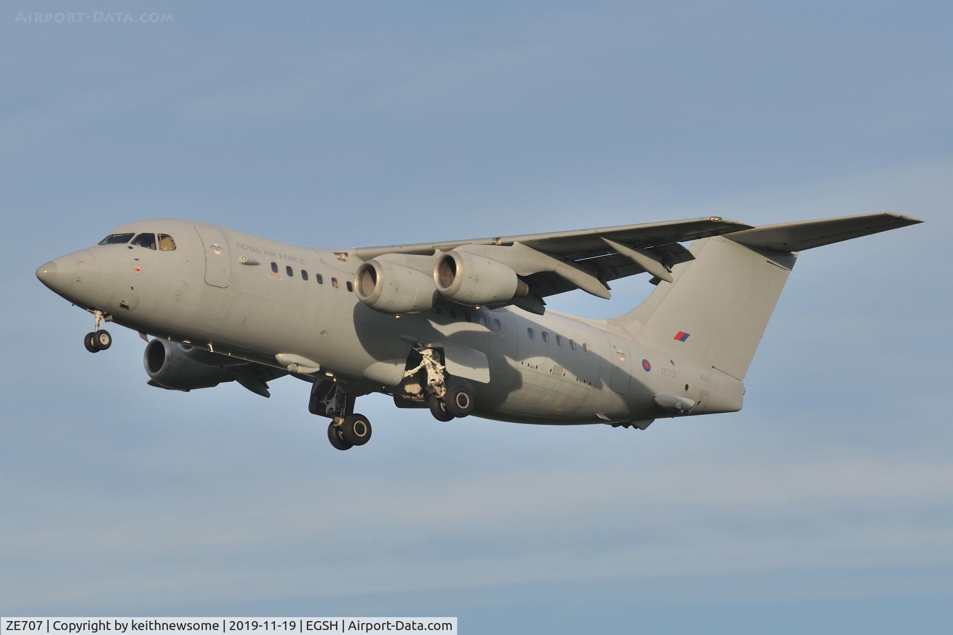 ZE707, 1991 British Aerospace BAe.146-200QC Quick Change C/N E2188, One ILS low pass.