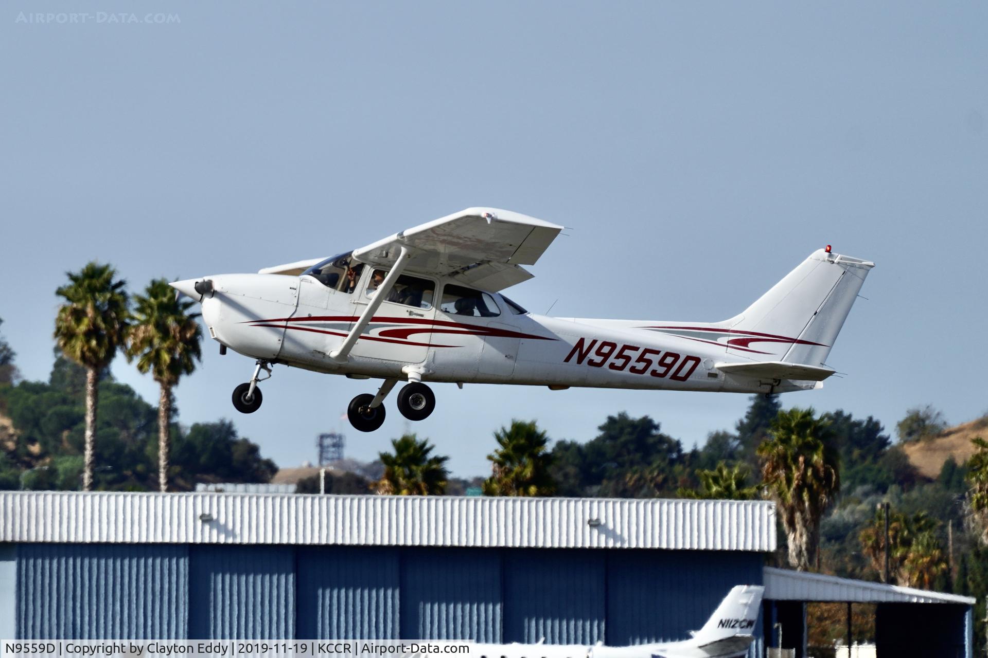 N9559D, 1999 Cessna 172R C/N 17280488, Buchanan Field Concord California 2019.