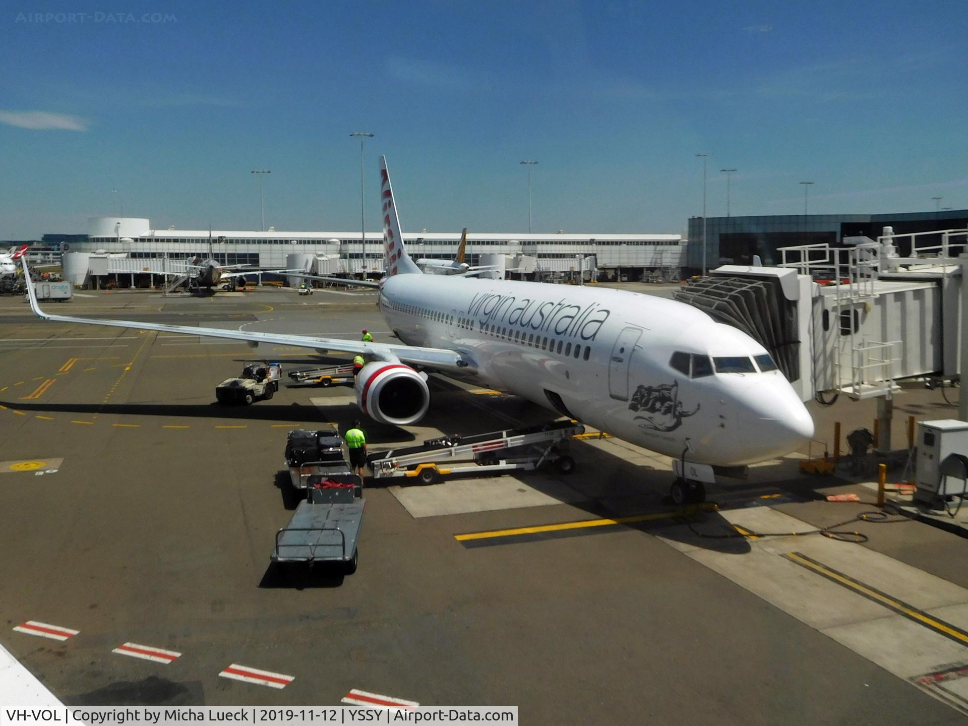 VH-VOL, 2003 Boeing 737-8FE C/N 33759, Just arrived from Melbourne