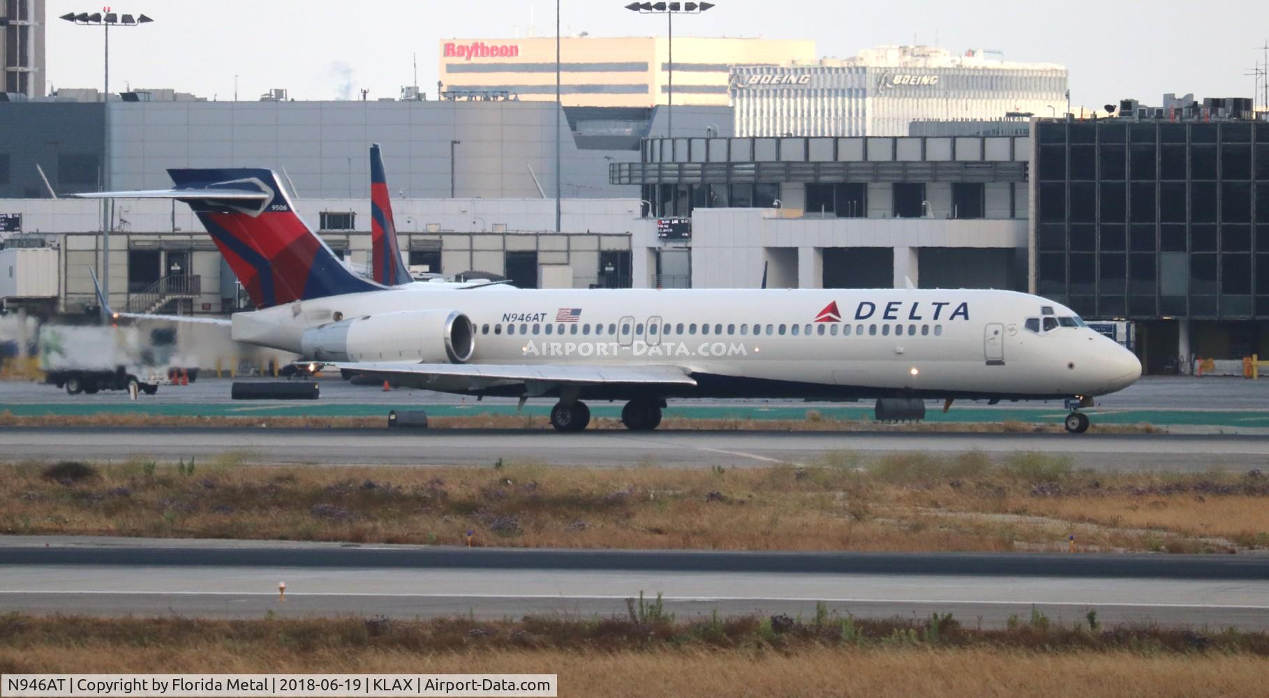 N946AT, 1999 Boeing 717-200 C/N 55009, Delta