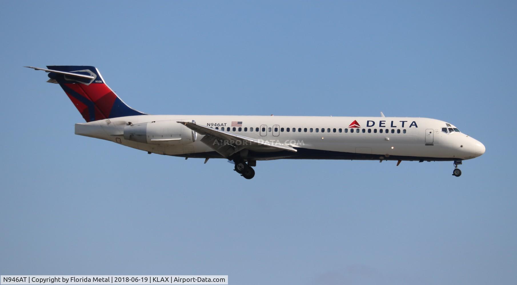 N946AT, 1999 Boeing 717-200 C/N 55009, Delta