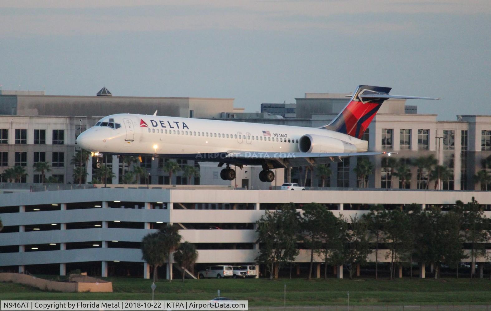 N946AT, 1999 Boeing 717-200 C/N 55009, Delta