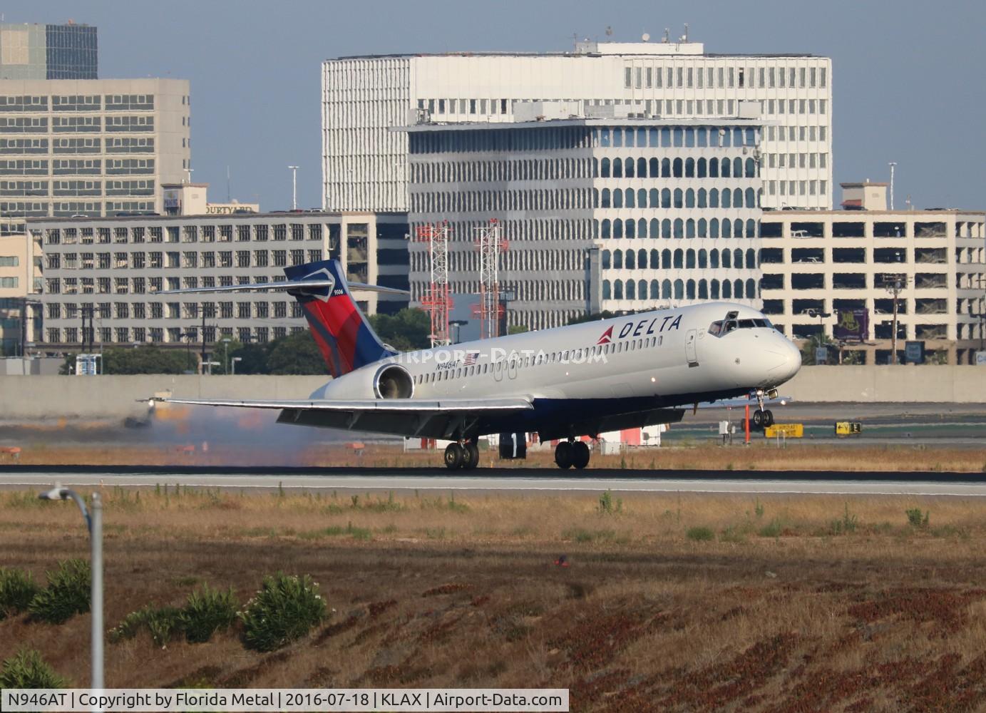 N946AT, 1999 Boeing 717-200 C/N 55009, Delta