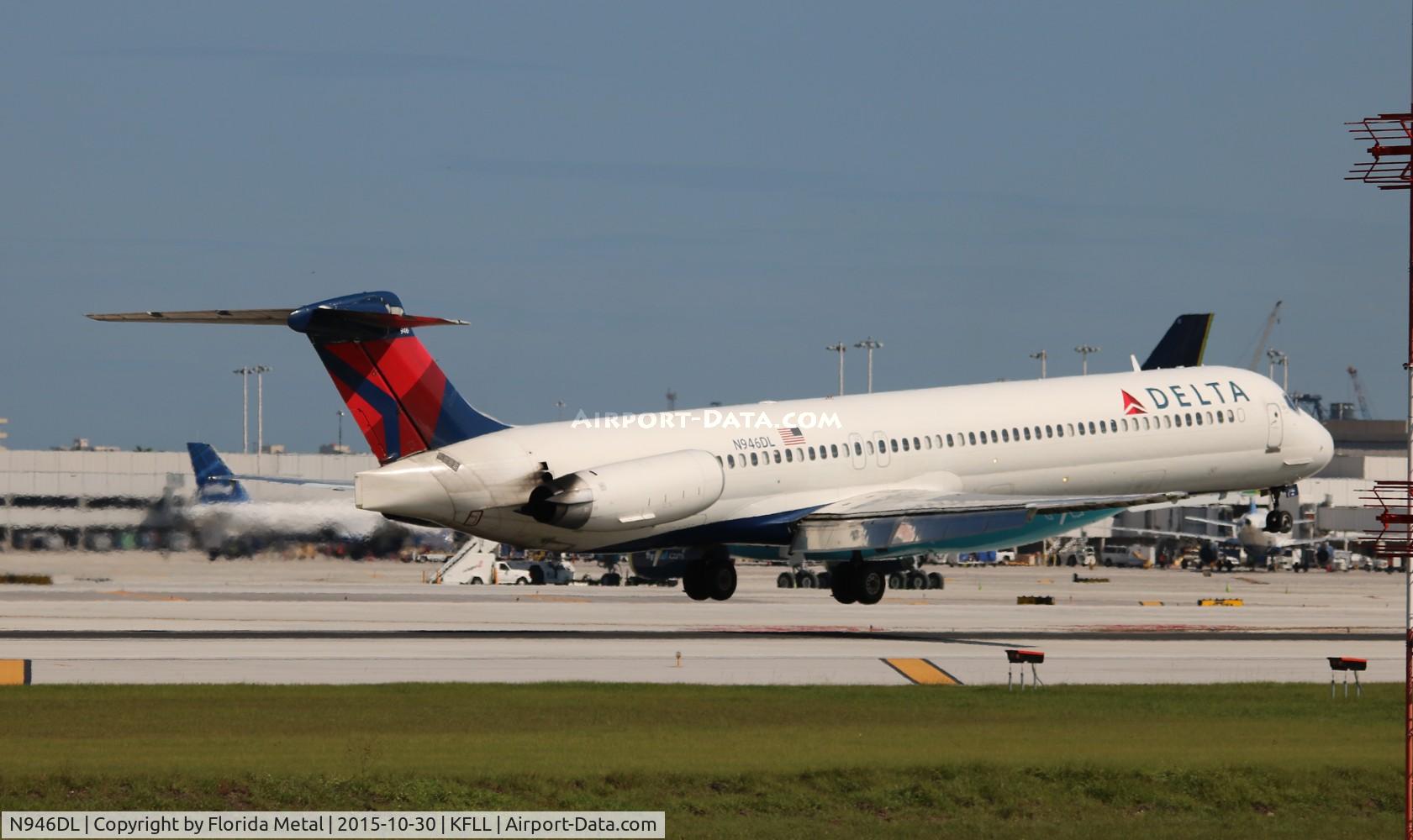 N946DL, 1989 McDonnell Douglas MD-88 C/N 49819, Delta