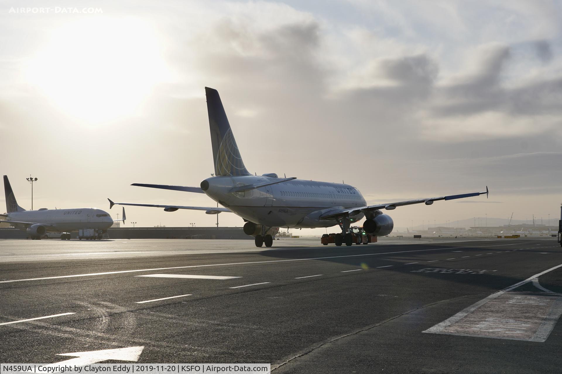 N459UA, 2000 Airbus A320-232 C/N 1192, SFO 2019.