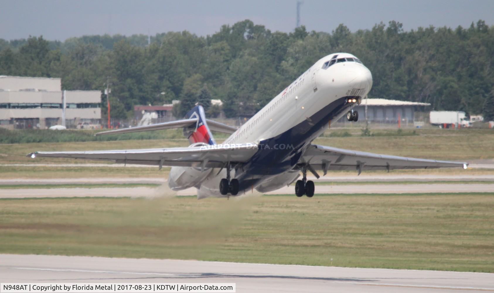 N948AT, 1999 Boeing 717-200 C/N 55011, Delta