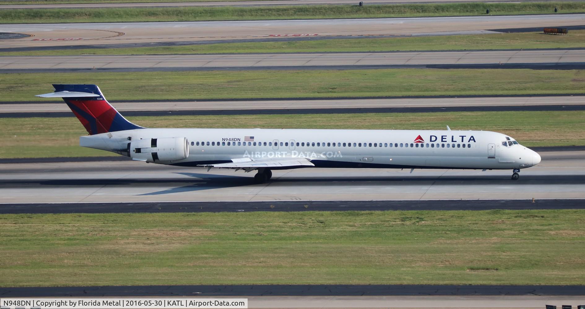 N948DN, 1996 McDonnell Douglas MD-90-30 C/N 53357, Delta