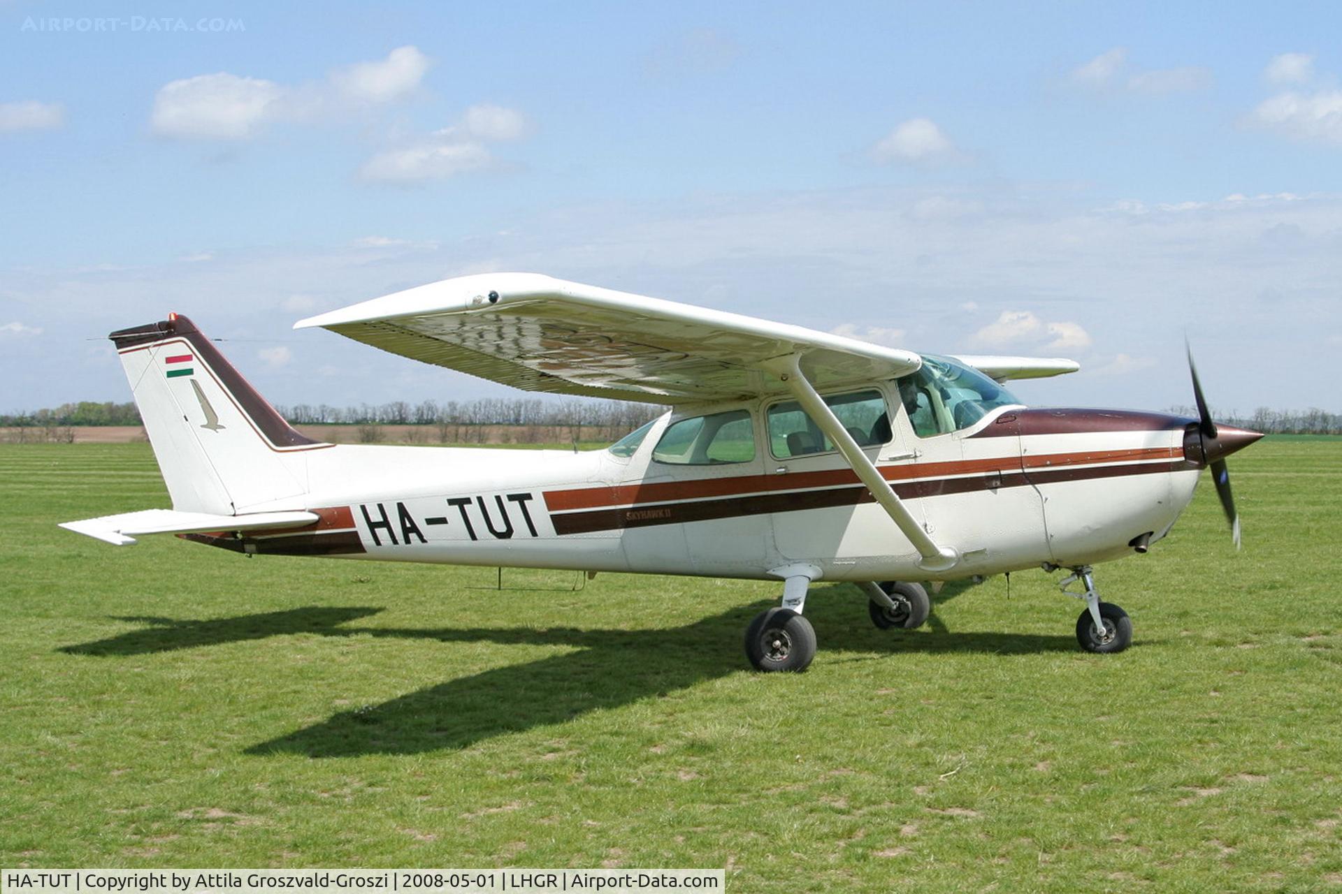 HA-TUT, Cessna 172P C/N 17274510, LHGR - Gyuró Airport, Hungary