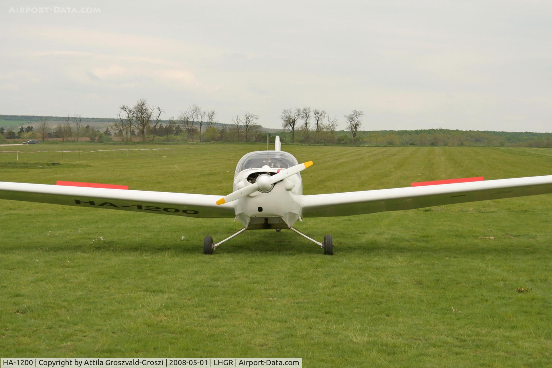 HA-1200, 1975 Scheibe SF-25C Falke C/N 44119, LHGR - Gyuró Airport, Hungary