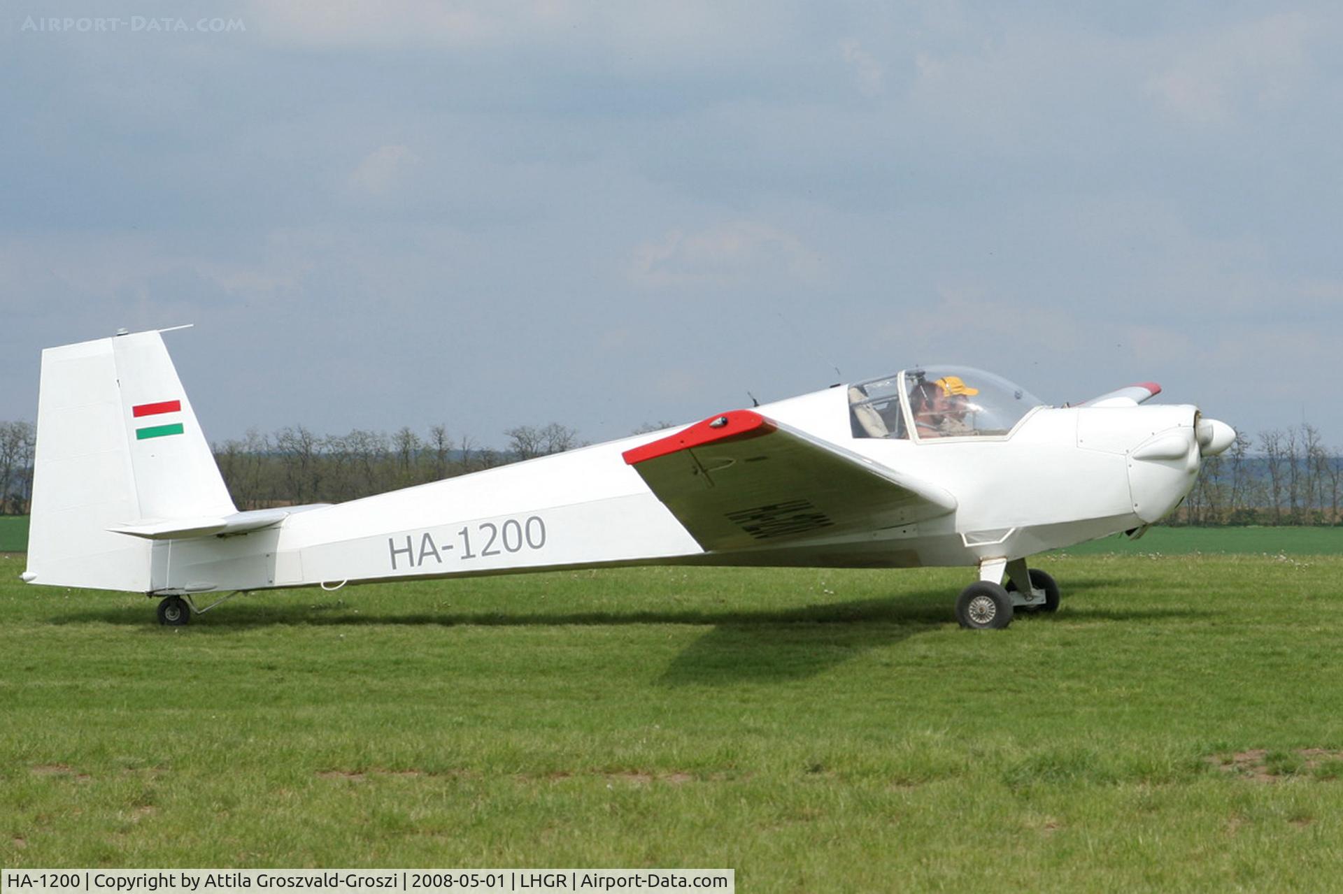 HA-1200, 1975 Scheibe SF-25C Falke C/N 44119, LHGR - Gyuró Airport, Hungary
