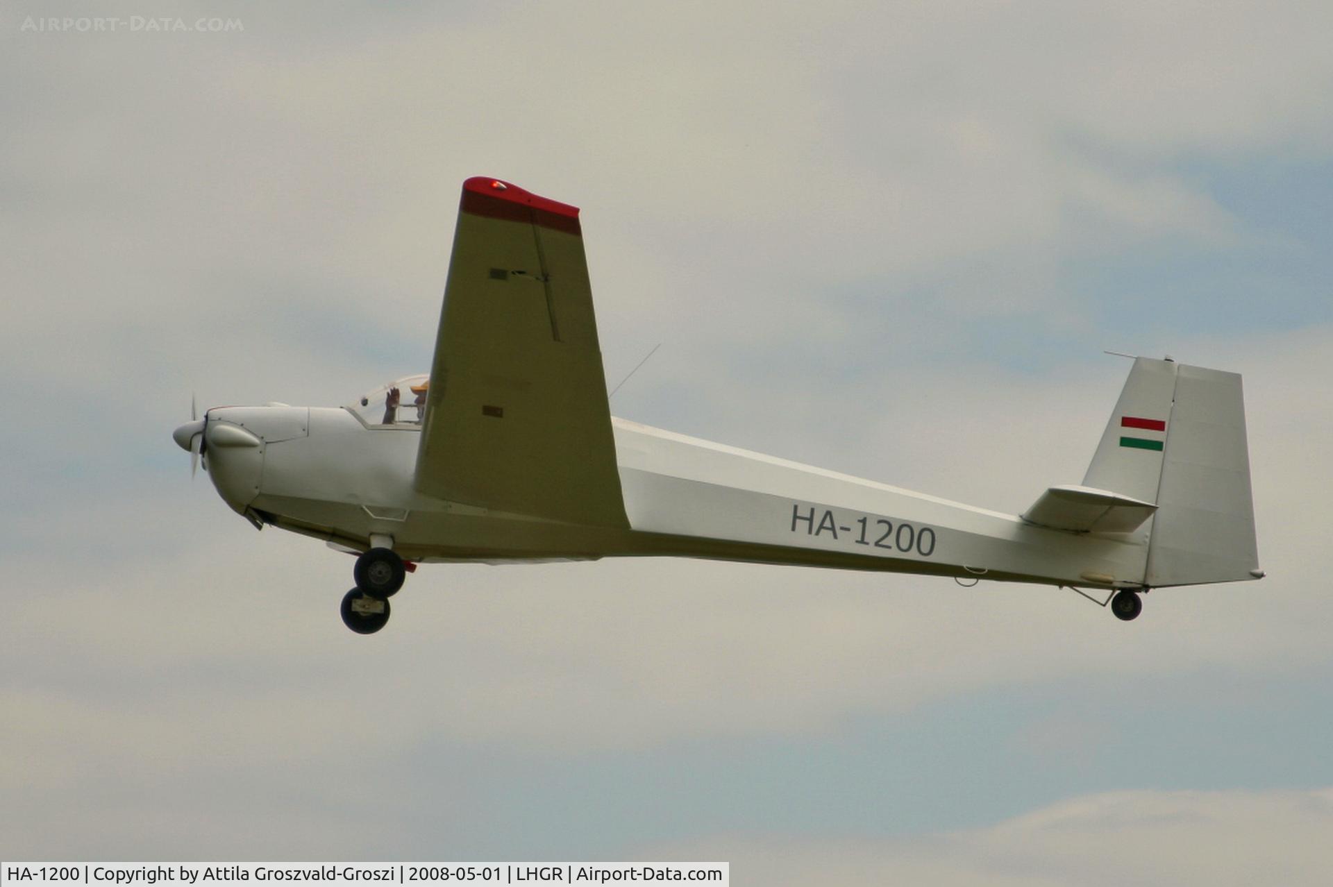 HA-1200, 1975 Scheibe SF-25C Falke C/N 44119, LHGR - Gyuró Airport, Hungary