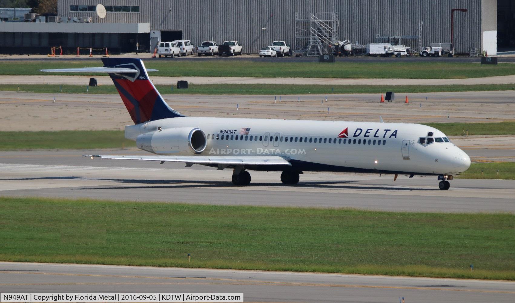 N949AT, 1999 Boeing 717-200 C/N 55003, Delta
