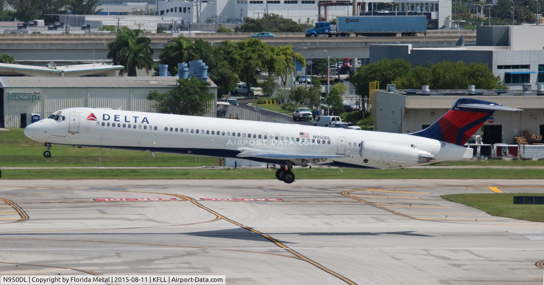 N950DL, 1990 McDonnell Douglas MD-88 C/N 49881, Delta