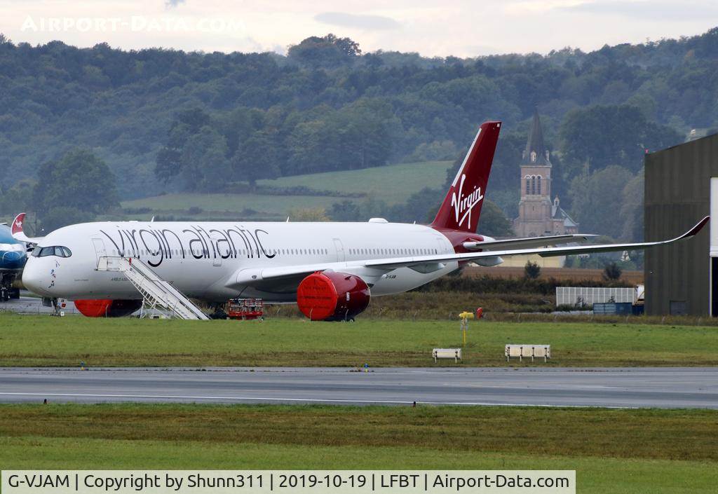 G-VJAM, 2019 Airbus A350-1041 C/N 0336, Small maintenance @LDE after delivery...