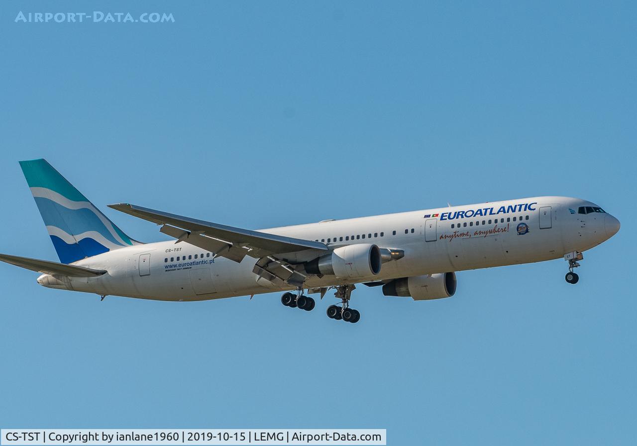 CS-TST, 2002 Boeing 767-34P/ER C/N 33047/889, Approaching Malaga Costa Del Sol