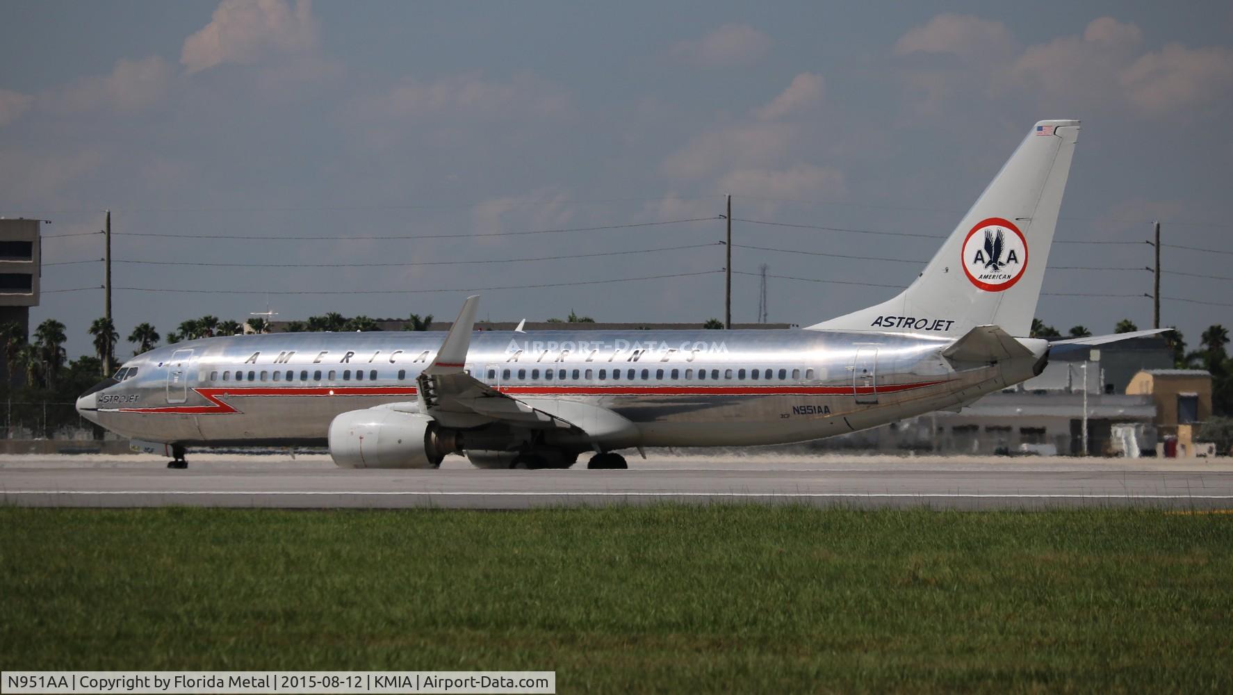 N951AA, 2000 Boeing 737-823 C/N 29538, Astrojet