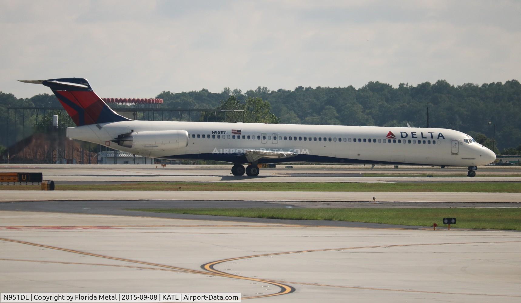 N951DL, 1990 McDonnell Douglas MD-88 C/N 49882, Delta