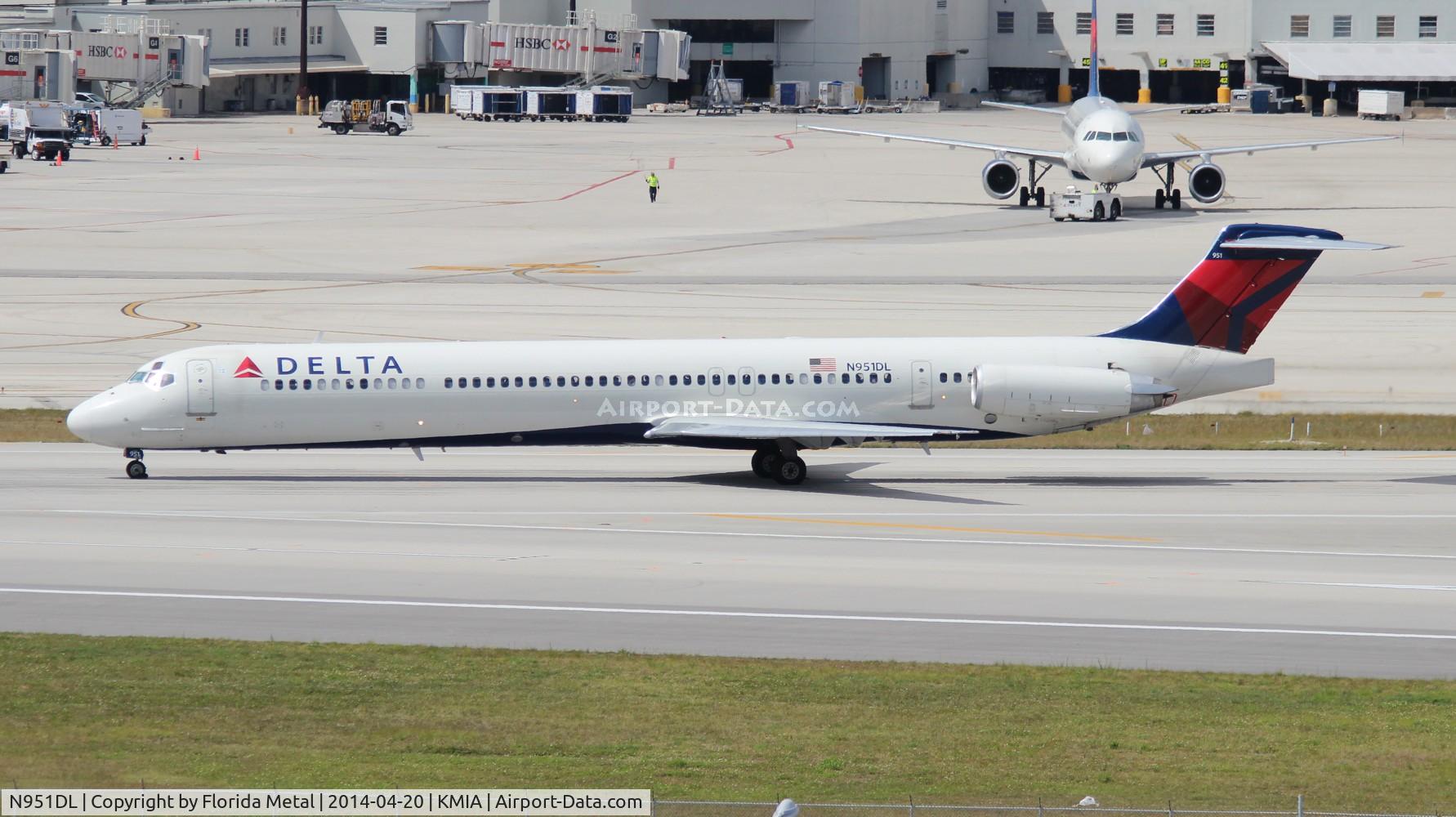 N951DL, 1990 McDonnell Douglas MD-88 C/N 49882, Delta