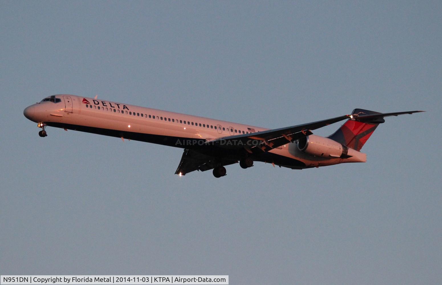 N951DN, 1997 McDonnell Douglas MD-90-30 C/N 53361, Delta