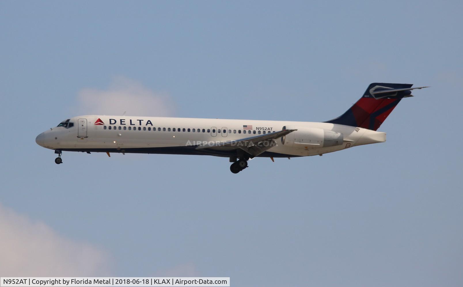 N952AT, 2000 Boeing 717-200 C/N 55014, Delta