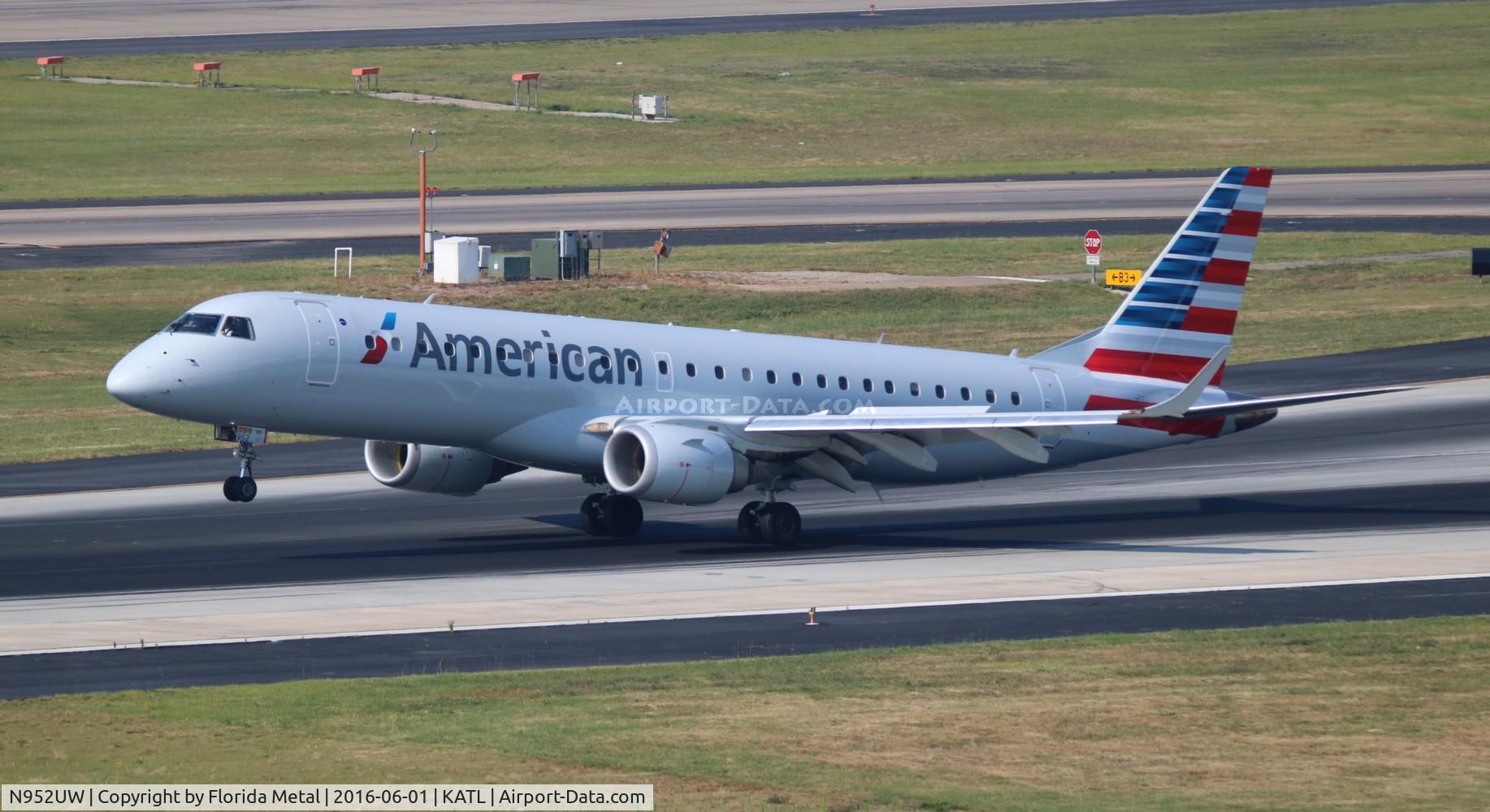 N952UW, 2007 Embraer ERJ-190-100 IGW 190AR C/N 19000119, American