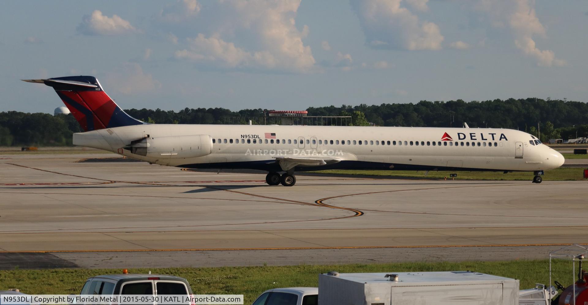 N953DL, 1990 McDonnell Douglas MD-88 C/N 49884, Delta