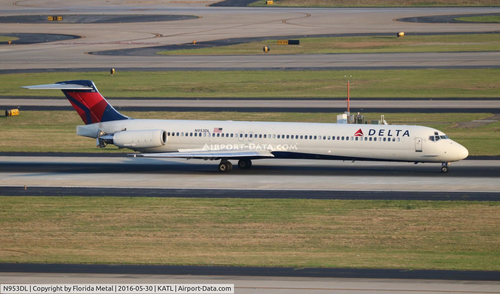 N953DL, 1990 McDonnell Douglas MD-88 C/N 49884, Delta