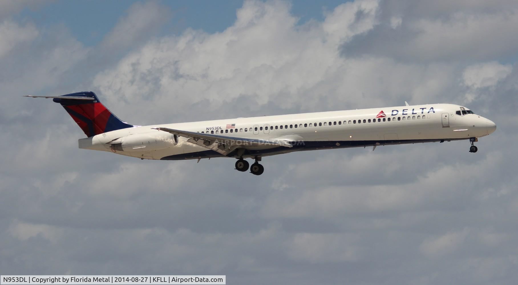 N953DL, 1990 McDonnell Douglas MD-88 C/N 49884, Delta