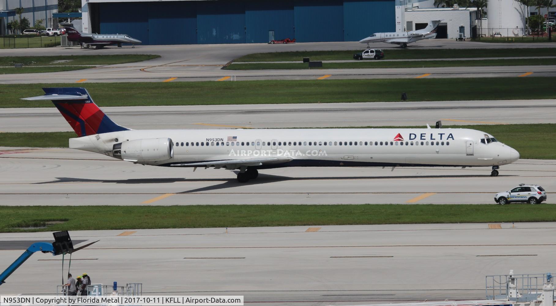 N953DN, 1996 McDonnell Douglas MD-90-30 C/N 53523, Delta
