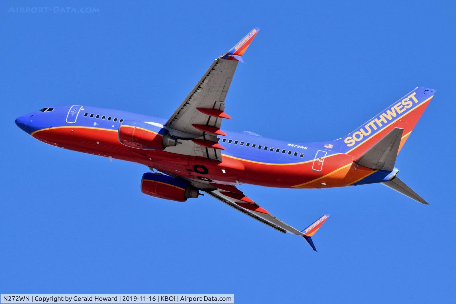 N272WN, 2007 Boeing 737-7H4 C/N 32527, Departing BOI.