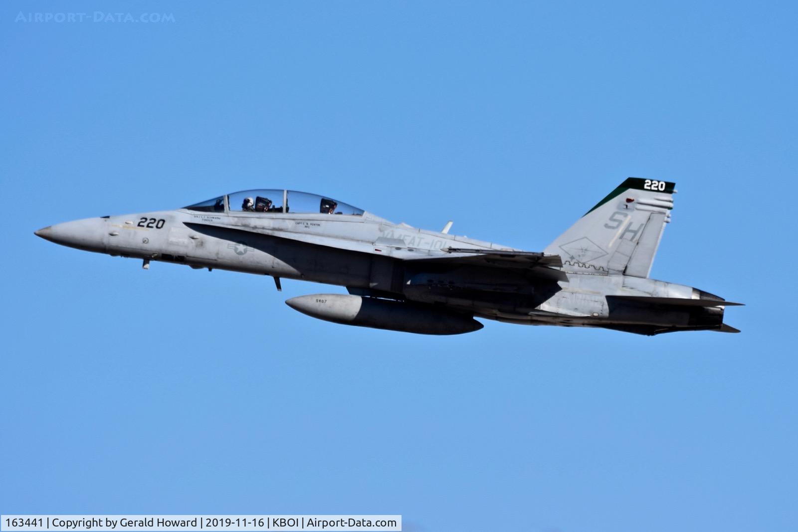163441, 1987 McDonnell Douglas F/A-18D Hornet C/N 0644/D003, Departing BOI.