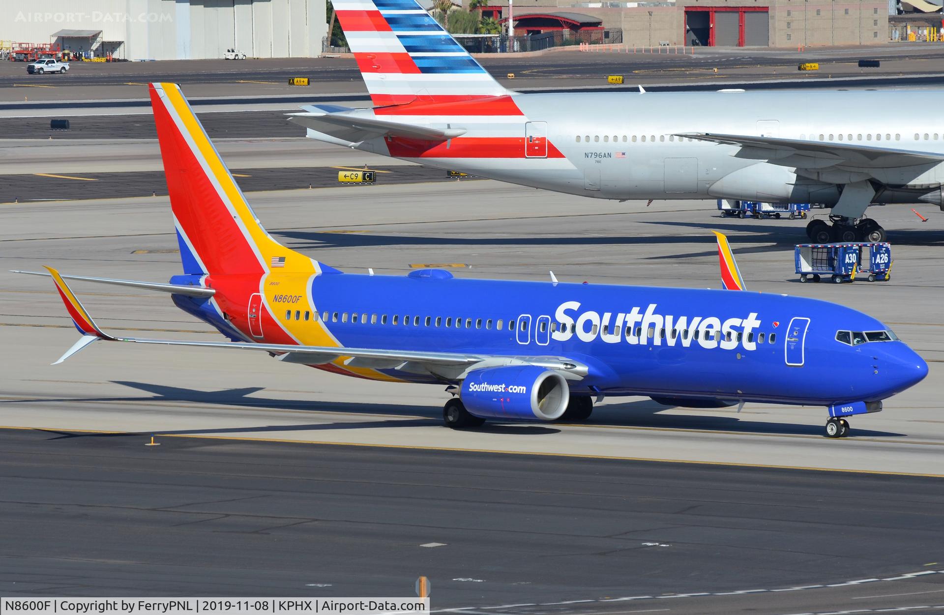 N8600F, 2012 Boeing 737-8H4 C/N 39882, Southwest B738 arriving in PHX