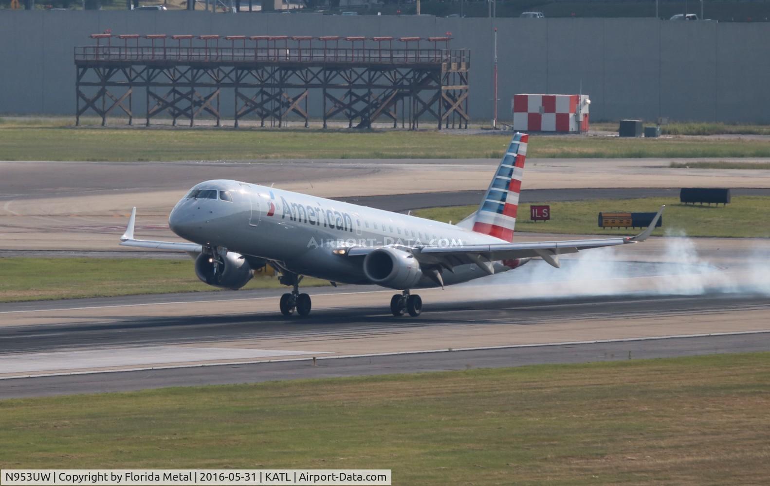N953UW, 2007 Embraer ERJ-190-100 IGW 190AR C/N 19000133, American