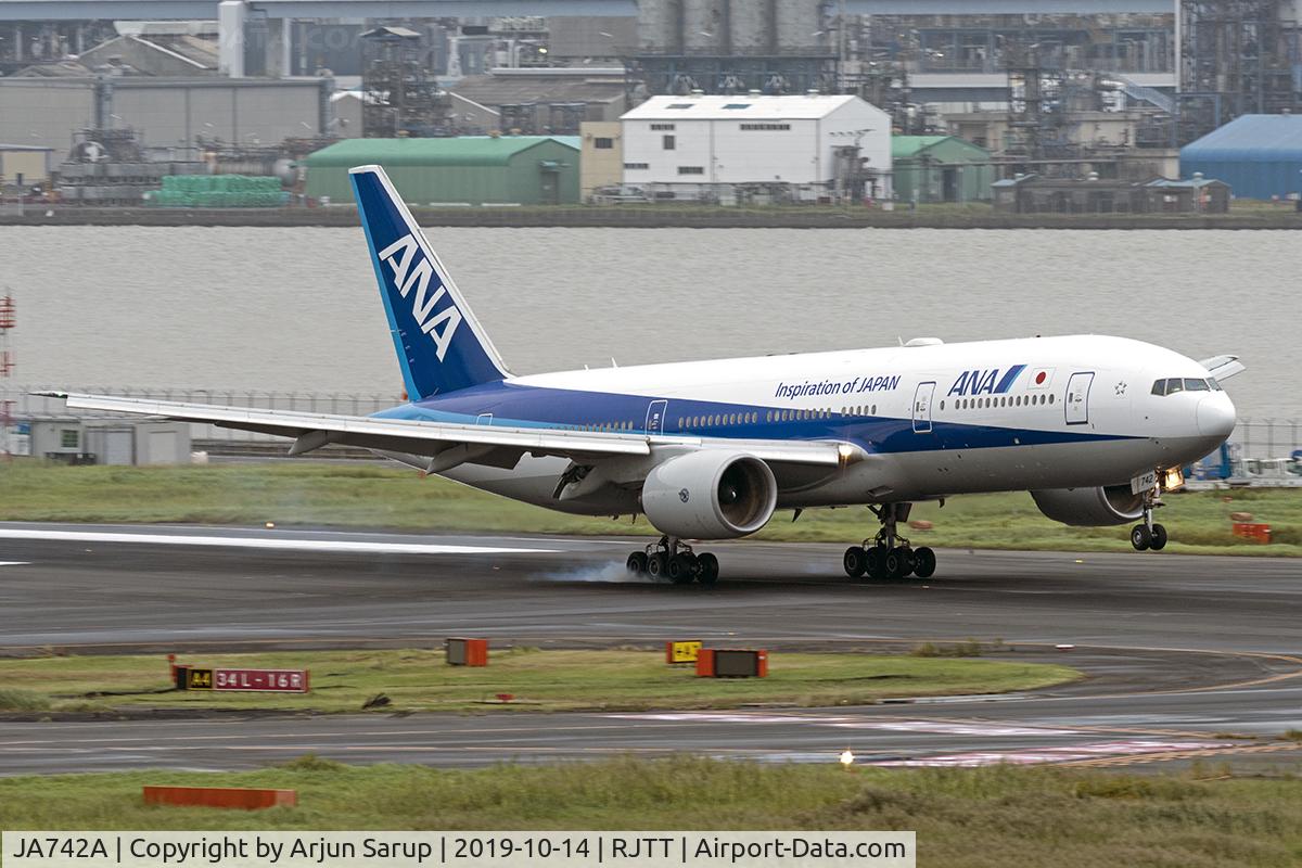 JA742A, 2012 Boeing 777-200 C/N 40901, Landing on Rwy 34L at Haneda as NH256 from Fukuoka.