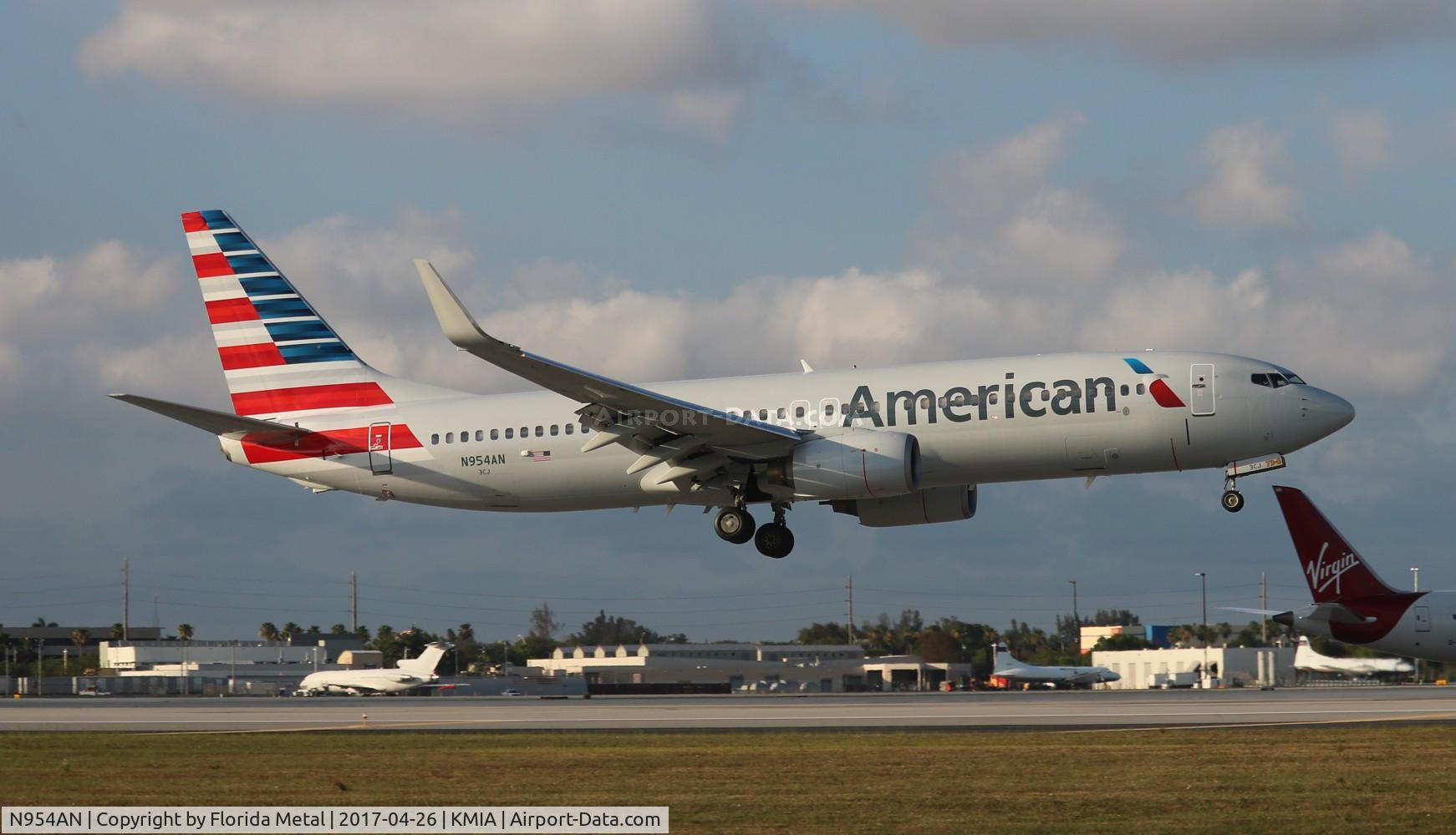 N954AN, 2001 Boeing 737-823 C/N 30089, American